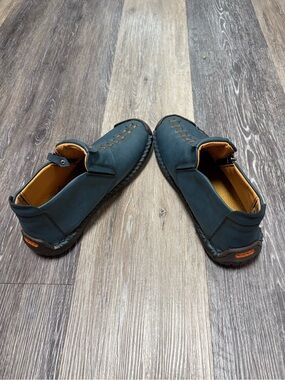 Men's Chukka Boots in Teal with Contrast Tan Lining.      Leather; Fashion
